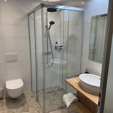 Lenzi ベッド・アンド・ブレックファスト