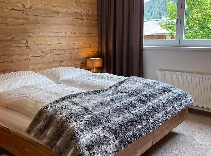 Lenzi לינה וארוחת בוקר